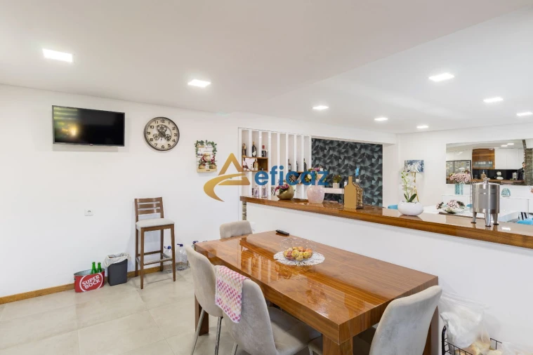 Moradia T3 para Venda em Guilhufe e Urrô Foto 3