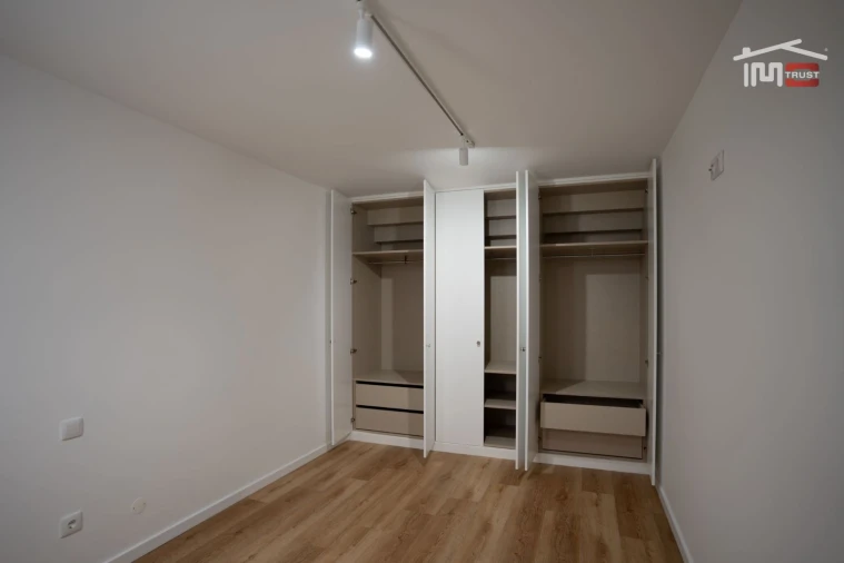 Apartamento T3 para Venda em Leiria, Pousos, Barreira e Cortes Foto 14