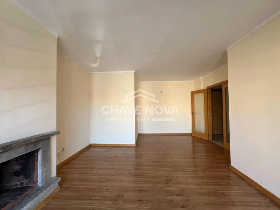 Apartamento T2 para Venda em Canelas Foto 2