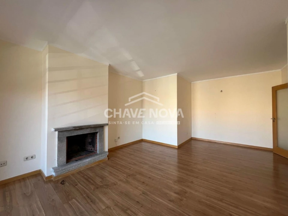 Apartamento T2 para Venda em Canelas Foto 4