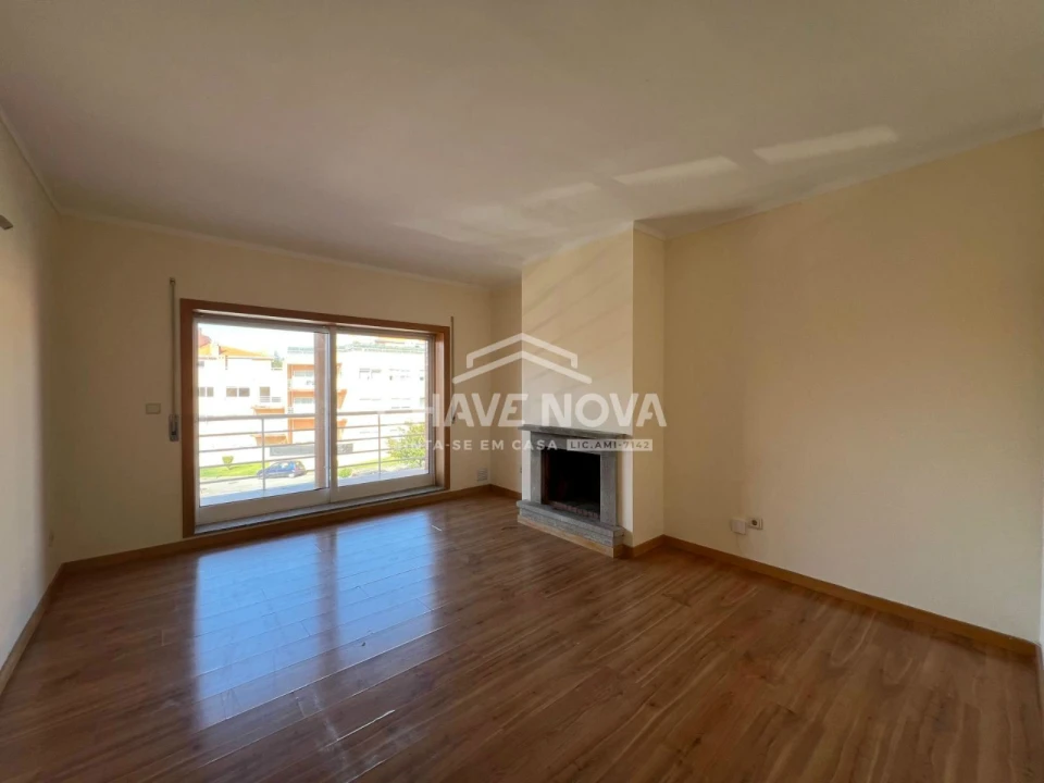 Apartamento T2 para Venda em Canelas Foto 5