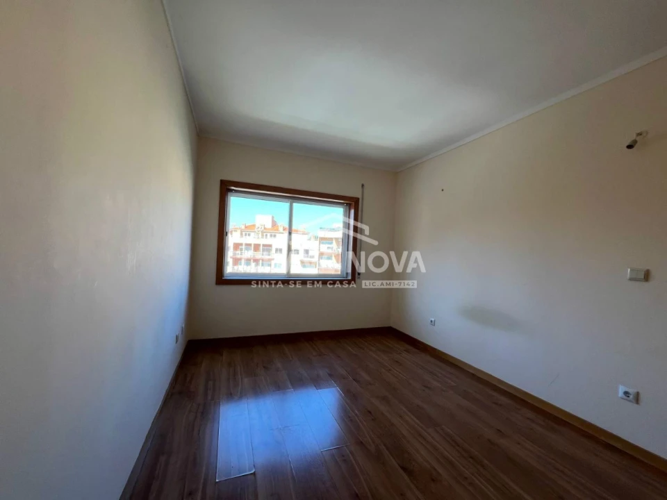 Apartamento T2 para Venda em Canelas Foto 14