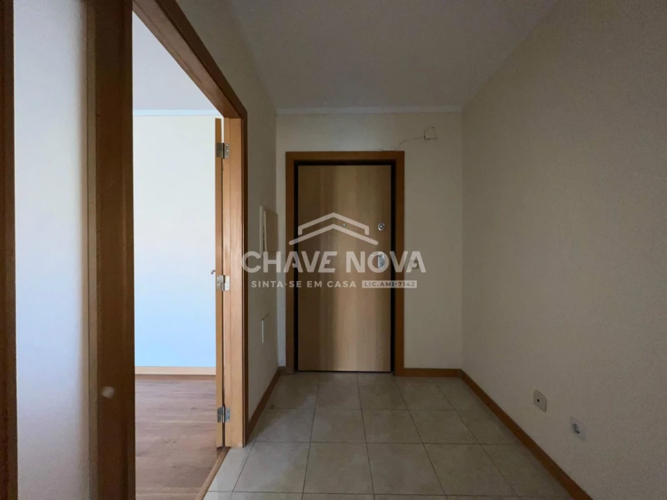 Apartamento T2 para Venda em Canelas Foto 16