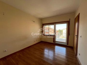 Apartamento T2 para Venda em Canelas