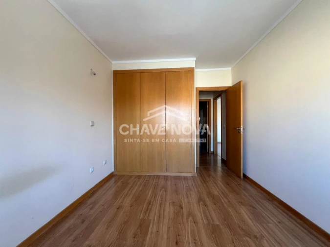 Apartamento T2 para Venda em Canelas Foto 15