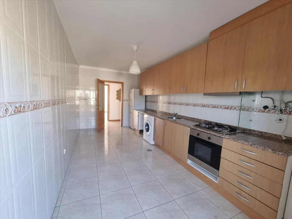 Apartamento T3 para Venda em O. Azeméis, Riba-Ul, Ul, Macinhata Seixa, Madail Foto 1