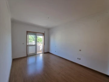 Apartamento T3 para Venda em O. Azeméis, Riba-Ul, Ul, Macinhata Seixa, Madail