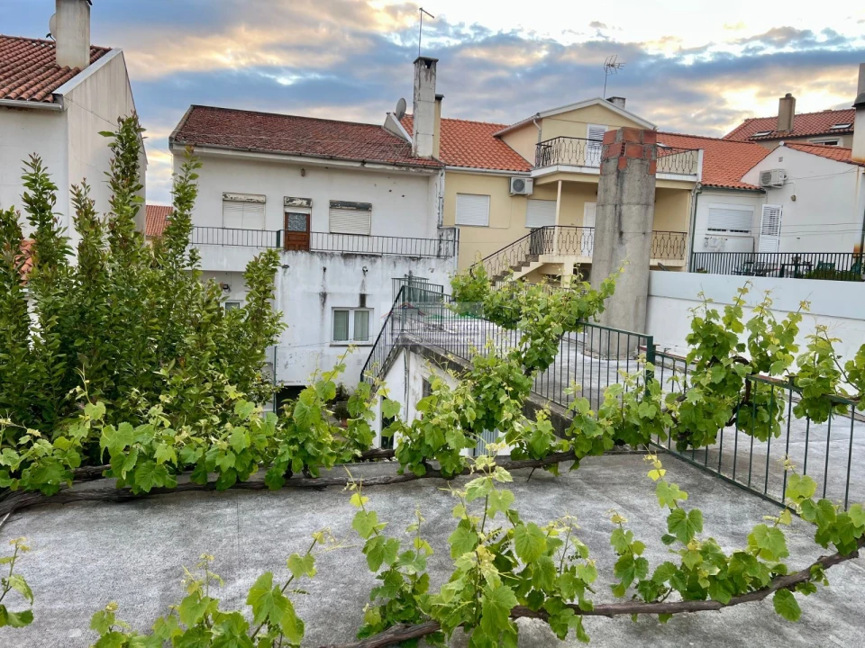 Moradia T5 para Venda em Alfandega da Fe Foto 8