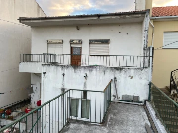 Moradia T5 para Venda em Alfandega da Fe