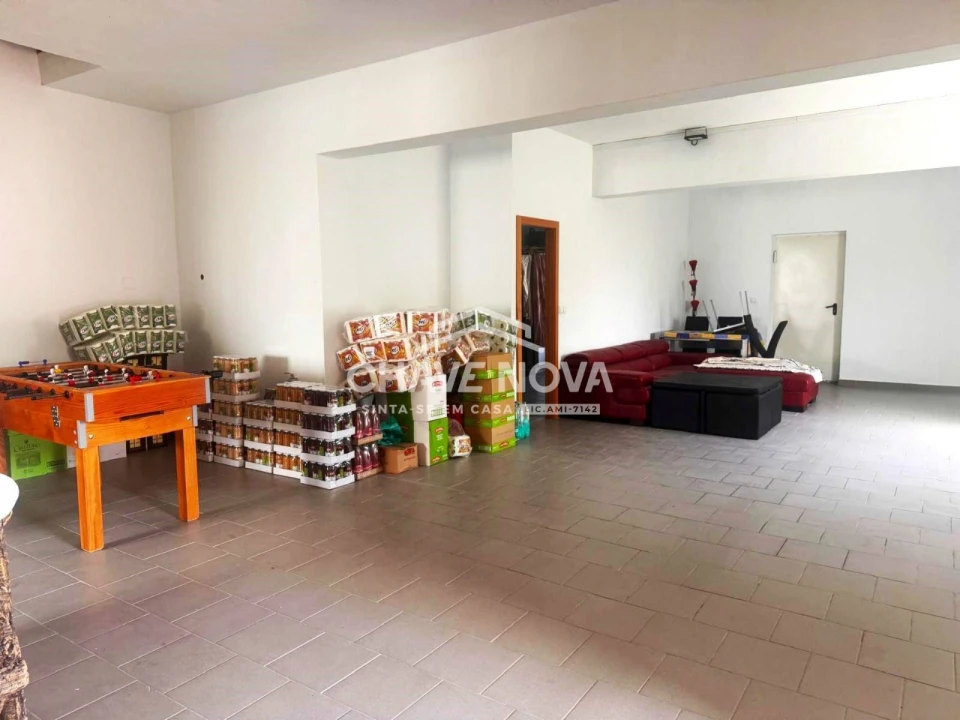 Moradia T4 para Venda em Vilar de Andorinho Foto 12