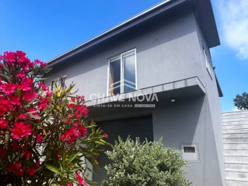 Moradia T4 para Venda em Vilar de Andorinho