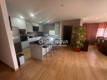 Moradia T4 para Venda em Vilar de Andorinho