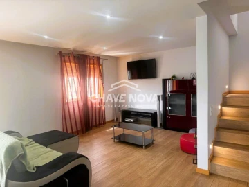 Moradia T4 para Venda em Vilar de Andorinho