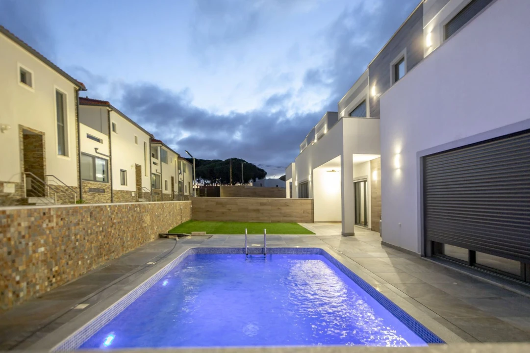 Moradia T3 para Venda em Albufeira e Olhos de Água Foto 1