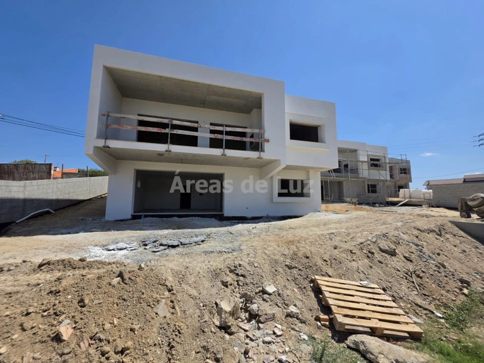 Moradia T3 para Venda em Leiria, Pousos, Barreira e Cortes Foto 1