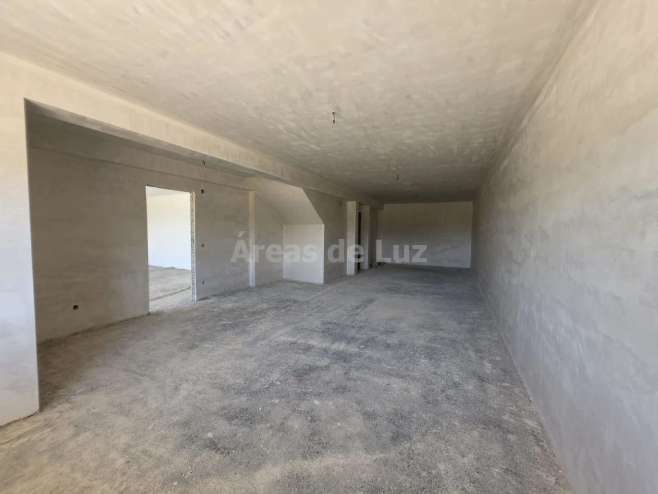 Moradia T3 para Venda em Leiria, Pousos, Barreira e Cortes Foto 9