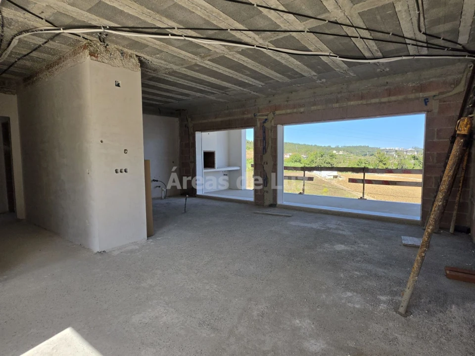 Moradia T3 para Venda em Leiria, Pousos, Barreira e Cortes Foto 15