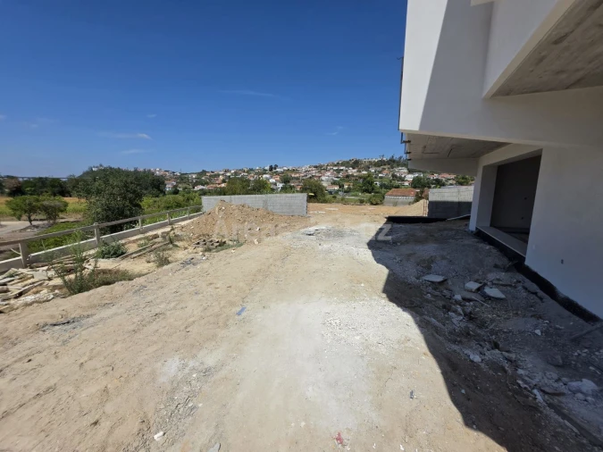 Moradia T3 para Venda em Leiria, Pousos, Barreira e Cortes Foto 13