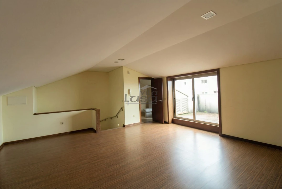 Moradia T4 para Venda em Mafamude e Vilar do Paraíso Foto 23