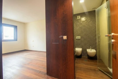 Moradia T4 para Venda em Mafamude e Vilar do Paraíso