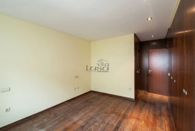 Moradia T4 para Venda em Mafamude e Vilar do Paraíso