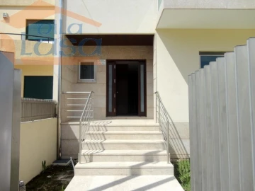 Moradia T4 para Venda em Mafamude e Vilar do Paraíso