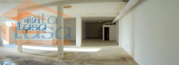 Armazém para Arrendamento em Arcozelo