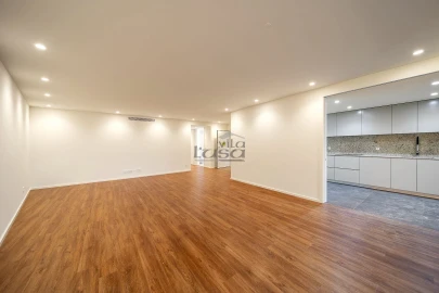 Apartamento T3 para Venda em Mafamude e Vilar do Paraíso