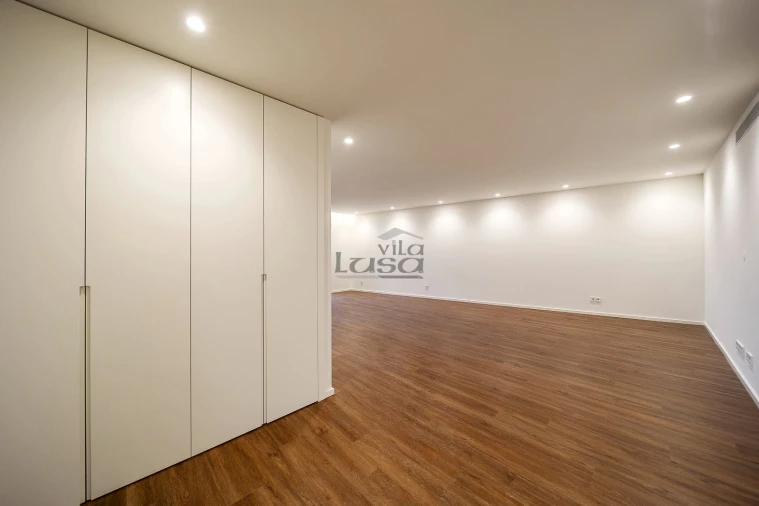 Apartamento T3 para Venda em Mafamude e Vilar do Paraíso Foto 4