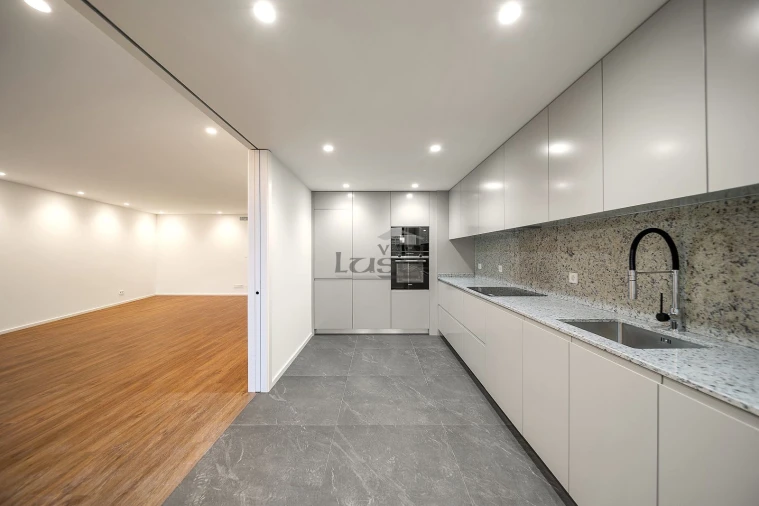 Apartamento T3 para Venda em Mafamude e Vilar do Paraíso Foto 15