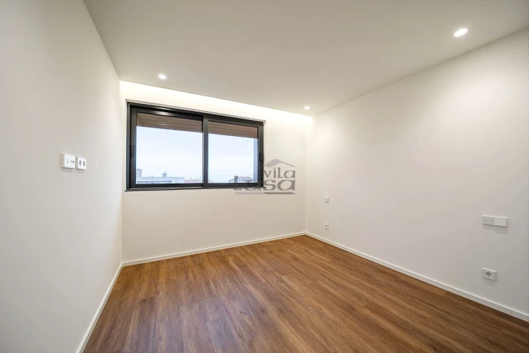 Apartamento T3 para Venda em Mafamude e Vilar do Paraíso Foto 20