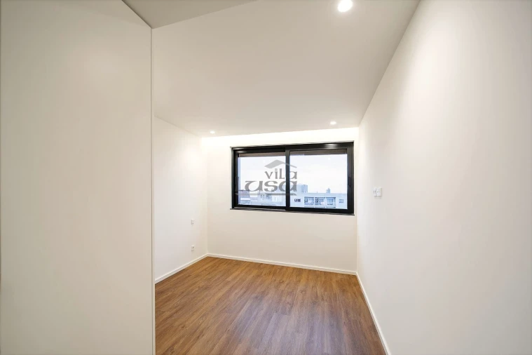 Apartamento T3 para Venda em Mafamude e Vilar do Paraíso Foto 24
