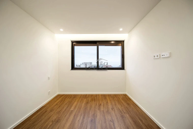 Apartamento T3 para Venda em Mafamude e Vilar do Paraíso Foto 25