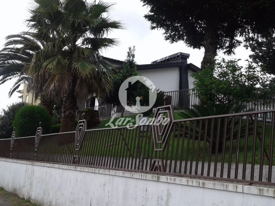 Moradia T4 para Venda em Figueiras e Covas Foto 3