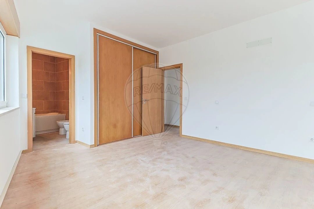 Moradia T4 para Venda em São Martinho do Bispo e Ribeira de Frades Foto 16