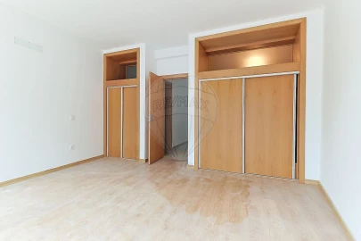 Moradia T4 para Venda em São Martinho do Bispo e Ribeira de Frades