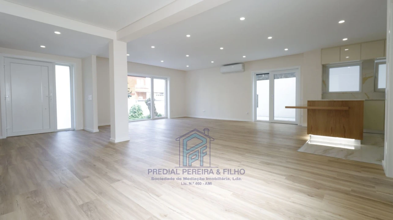 Moradia T5 para Venda em Rio Tinto Foto 7