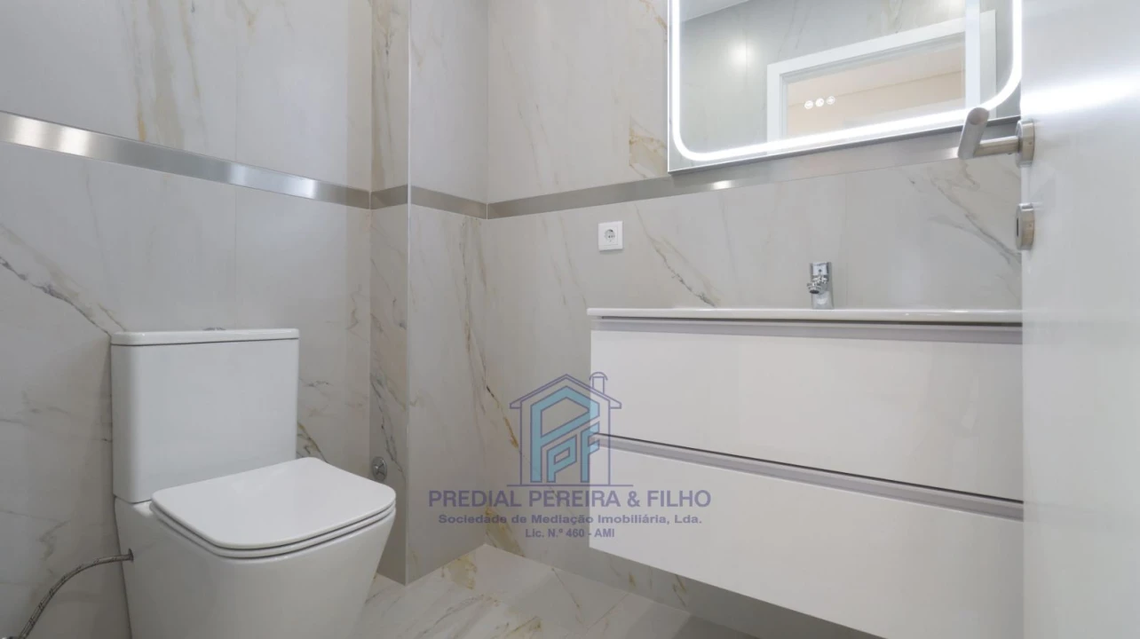 Moradia T5 para Venda em Rio Tinto Foto 12