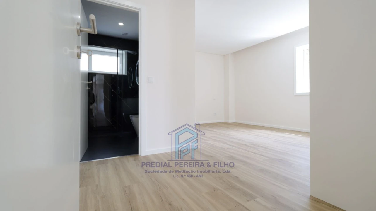 Moradia T5 para Venda em Rio Tinto Foto 24