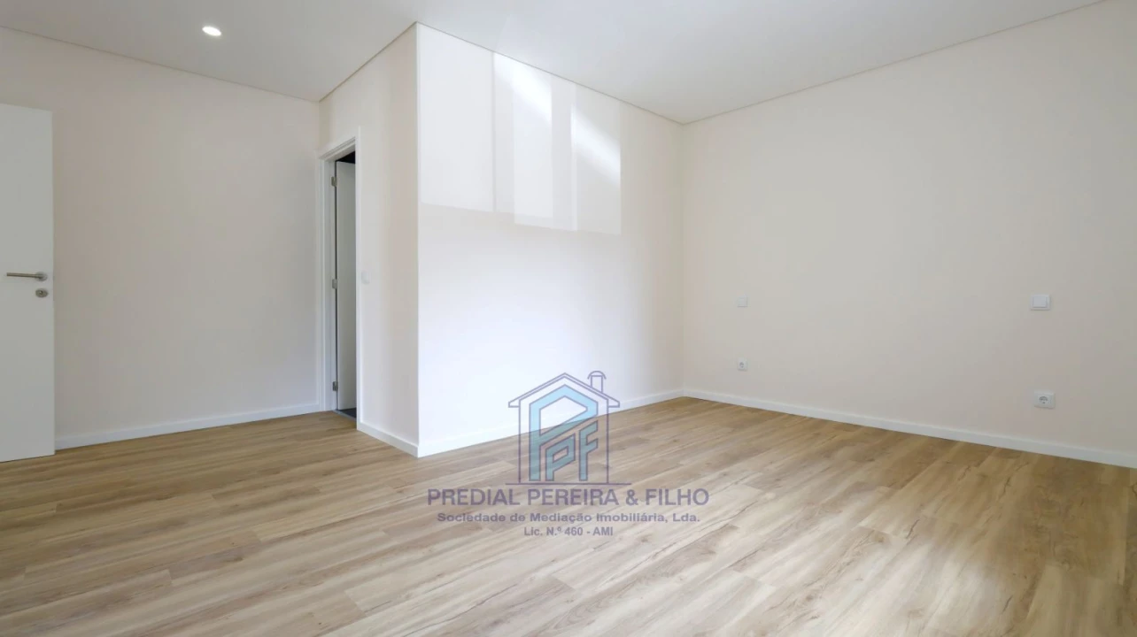 Moradia T5 para Venda em Rio Tinto Foto 27