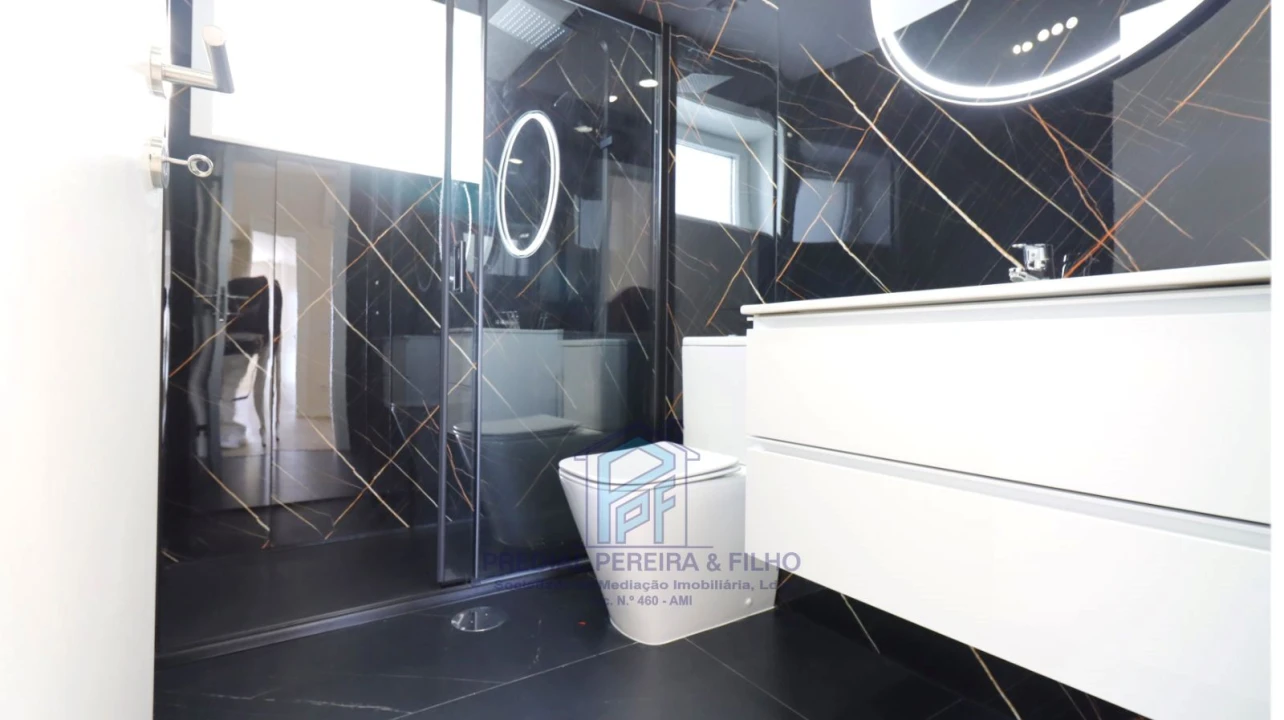 Moradia T5 para Venda em Rio Tinto Foto 28