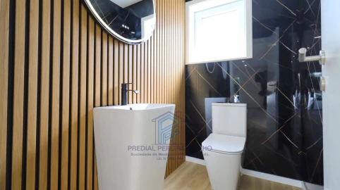 Moradia T5 para Venda em Rio Tinto