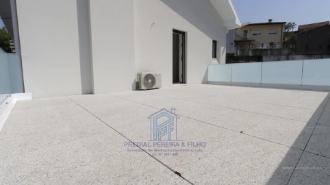 Moradia T5 para Venda em Rio Tinto