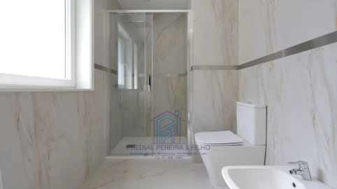 Moradia T5 para Venda em Rio Tinto