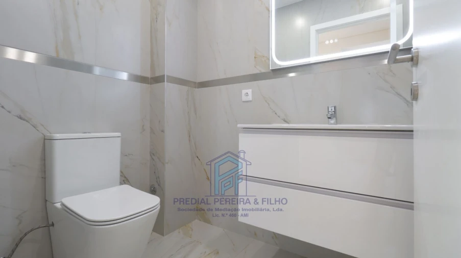 Moradia T5 para Venda em Rio Tinto Foto 12