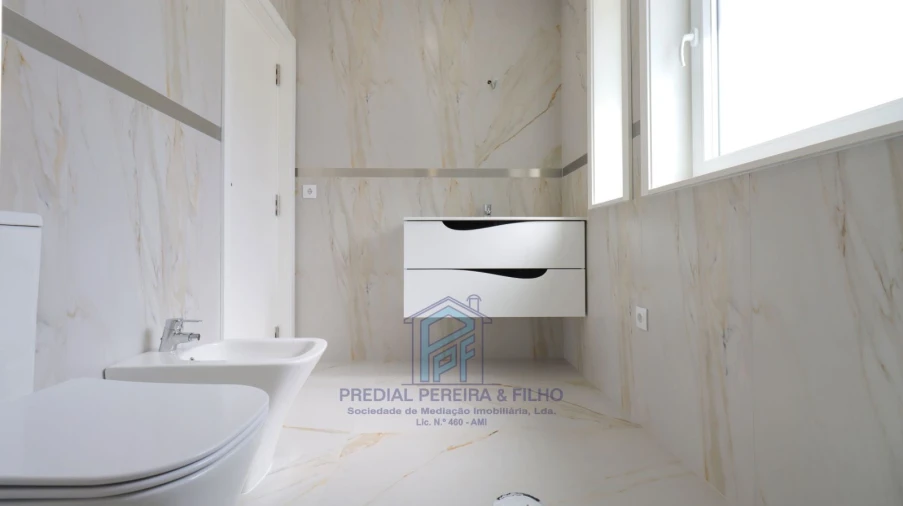 Moradia T5 para Venda em Rio Tinto Foto 17