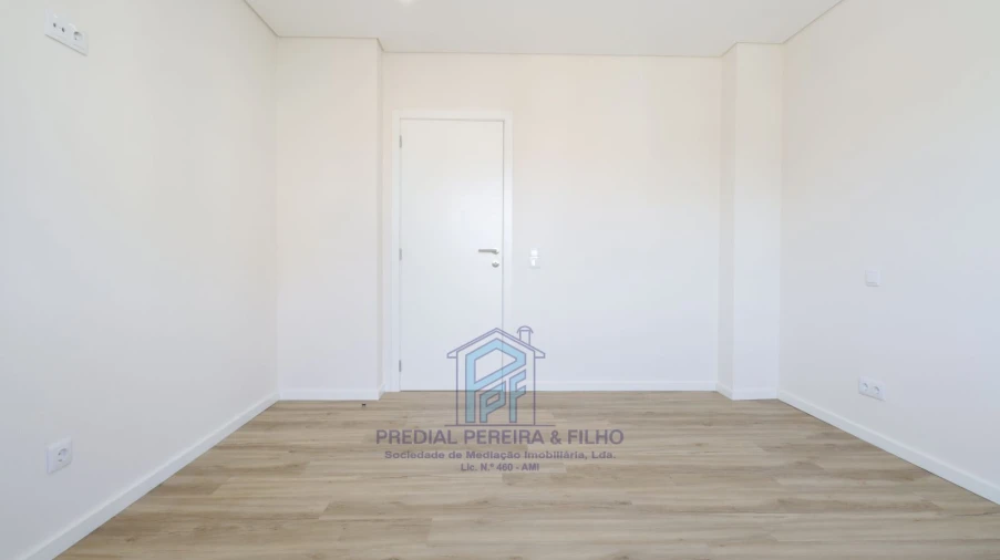 Moradia T5 para Venda em Rio Tinto Foto 21