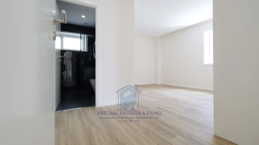 Moradia T5 para Venda em Rio Tinto Foto 24