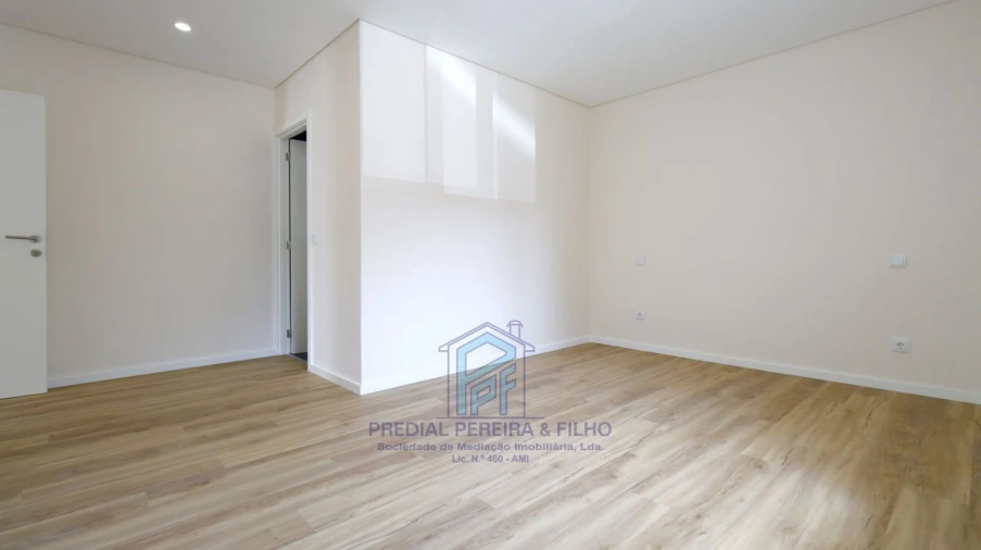 Moradia T5 para Venda em Rio Tinto Foto 27