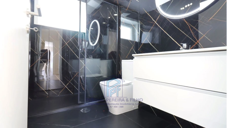 Moradia T5 para Venda em Rio Tinto Foto 28